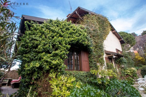 casa indipendente in vendita a Casciago