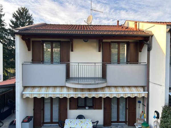 casa indipendente in vendita a Casciago in zona Morosolo