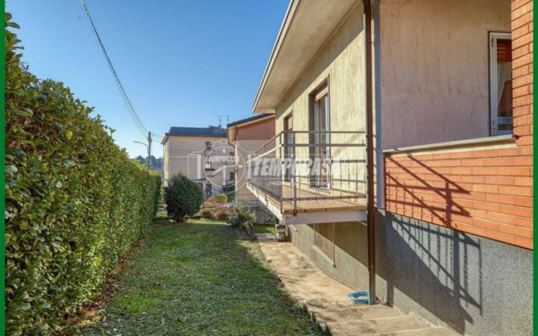 casa indipendente in vendita a Casciago in zona Morosolo