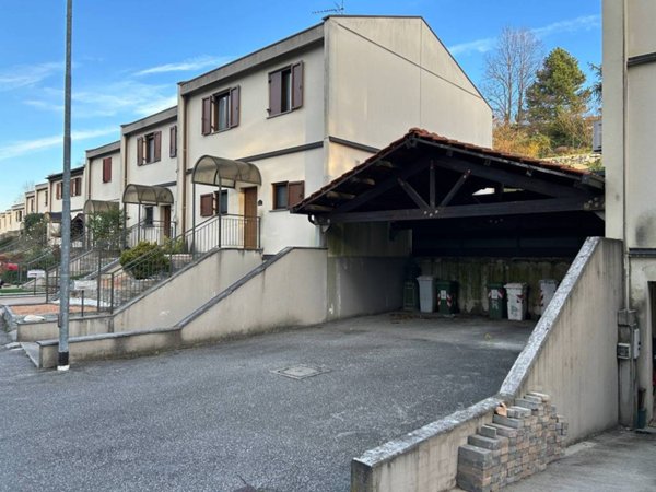 casa indipendente in vendita a Casciago in zona Morosolo