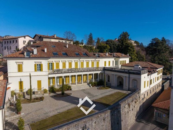 appartamento in vendita a Casciago in zona Casarico