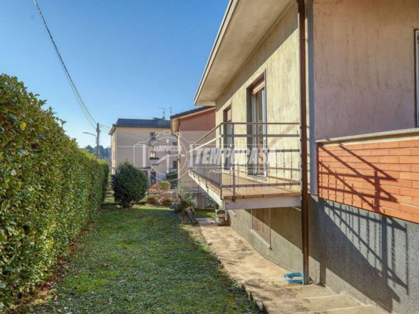 casa indipendente in vendita a Casciago in zona Morosolo
