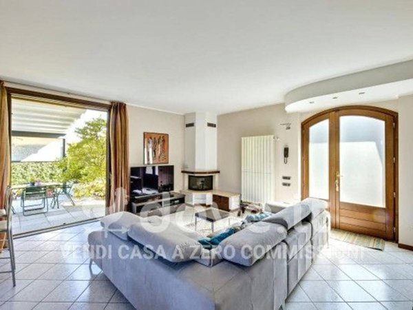 casa indipendente in vendita a Casciago