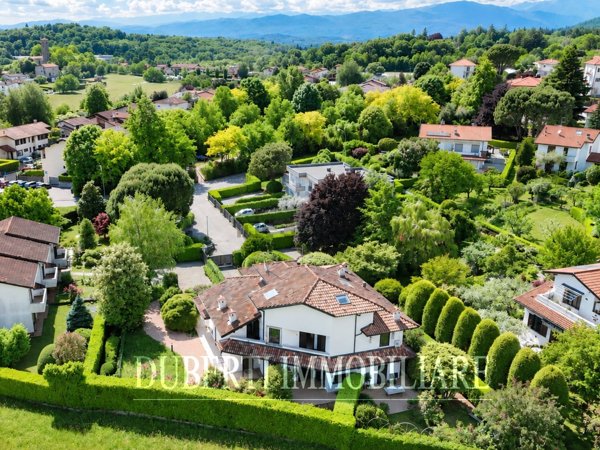 casa indipendente in vendita a Casciago