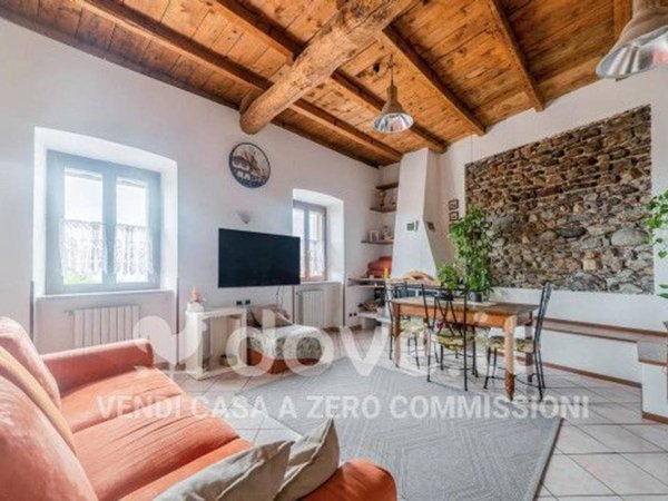 appartamento in vendita a Casciago in zona Casarico