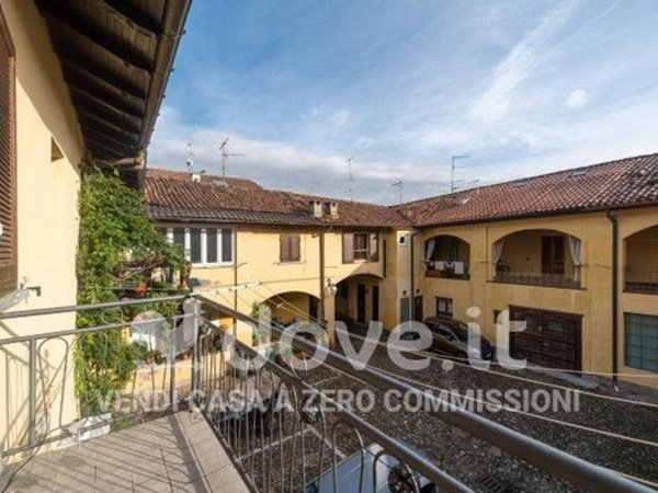 appartamento in vendita a Casciago in zona Casarico