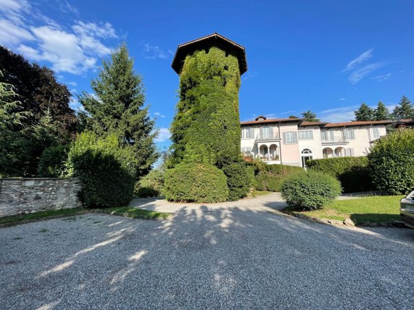 appartamento in vendita a Casciago in zona Casarico