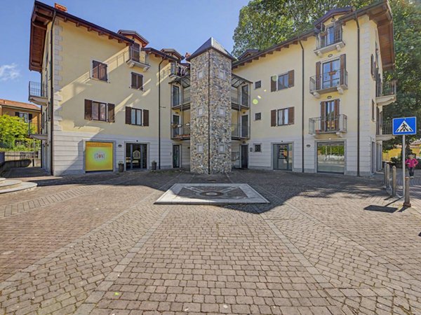 appartamento in vendita a Casciago in zona Casarico