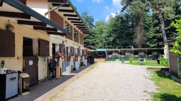 casa indipendente in vendita a Casorate Sempione