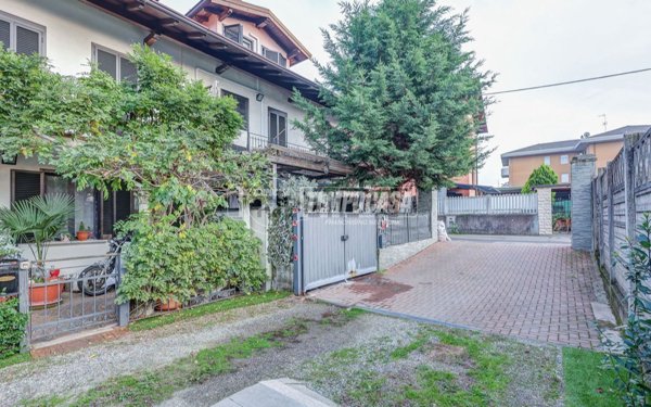 appartamento in vendita a Casorate Sempione