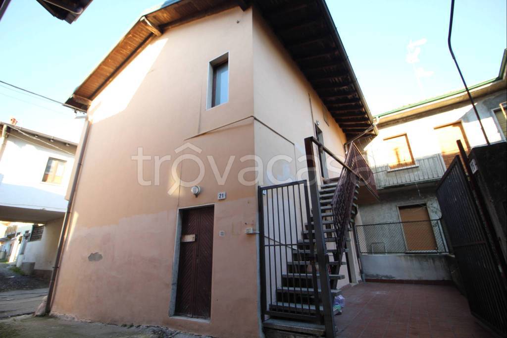 casa indipendente in vendita a Casorate Sempione