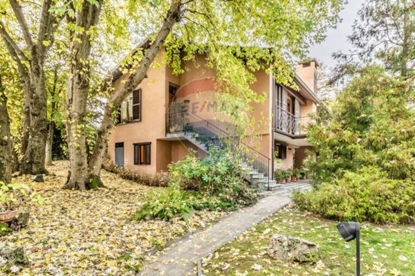casa indipendente in vendita a Casorate Sempione