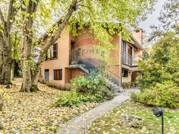 casa indipendente in vendita a Casorate Sempione