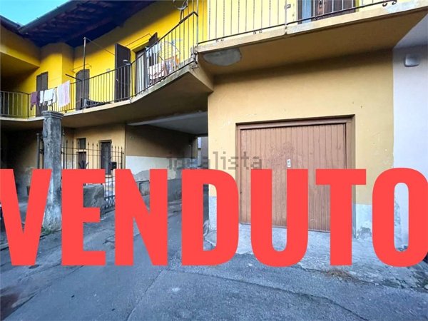 casa indipendente in vendita a Casorate Sempione