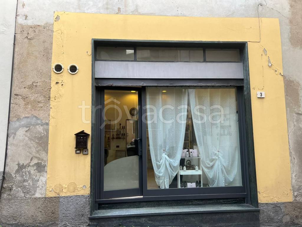 negozio in vendita a Casorate Sempione