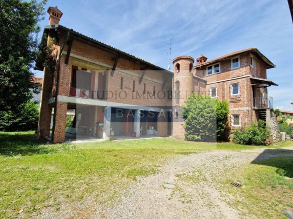 casa indipendente in vendita a Casorate Sempione