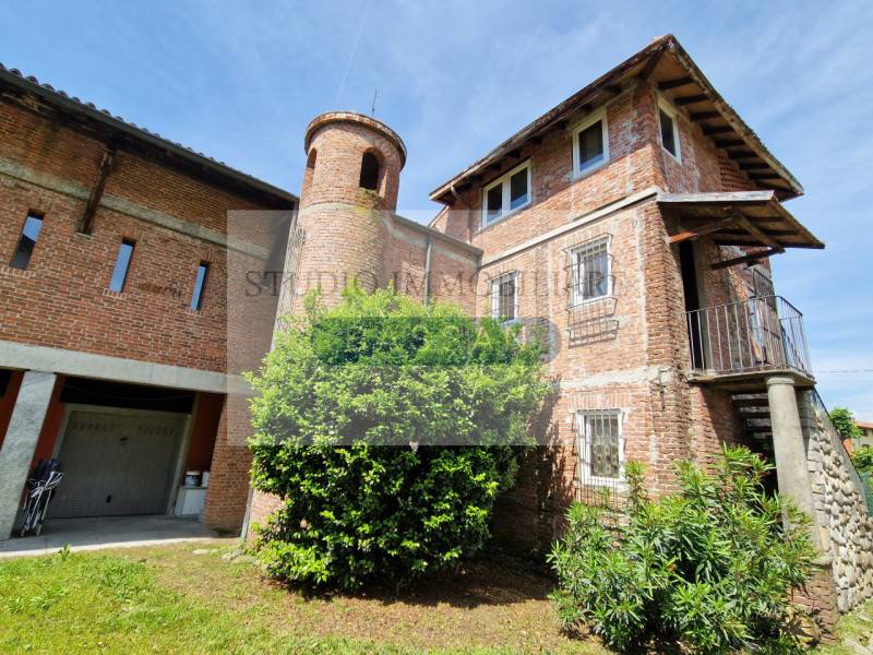 casa indipendente in vendita a Casorate Sempione