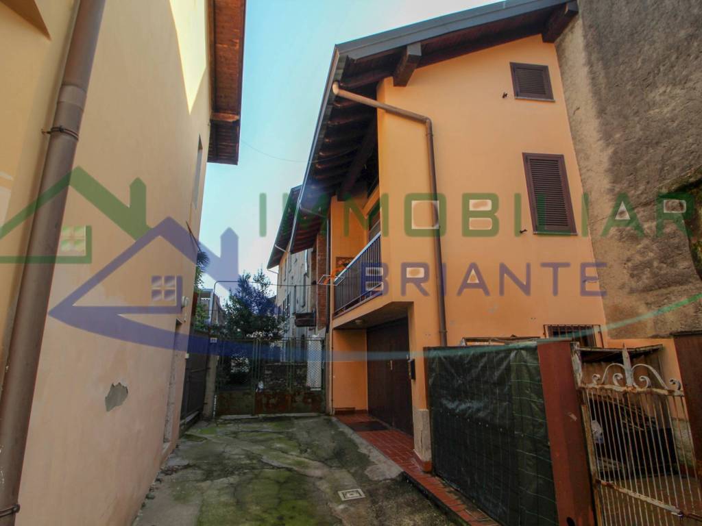 casa indipendente in vendita a Casorate Sempione