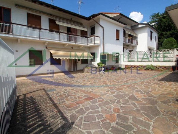 casa indipendente in vendita a Casorate Sempione