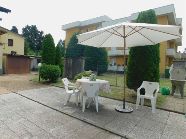 casa indipendente in vendita a Casorate Sempione