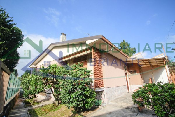 casa indipendente in vendita a Casorate Sempione
