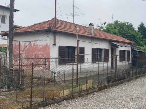 casa indipendente in vendita a Casorate Sempione