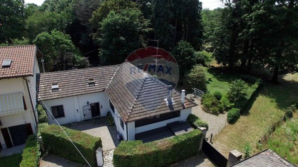 casa indipendente in vendita a Casorate Sempione