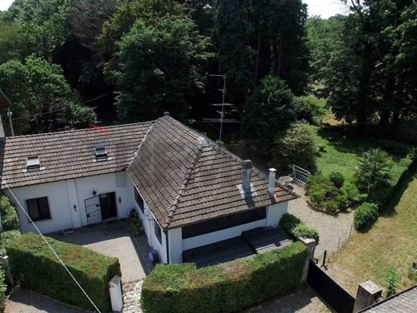 casa indipendente in vendita a Casorate Sempione