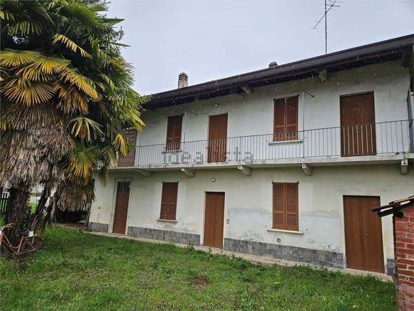casa indipendente in vendita a Casorate Sempione