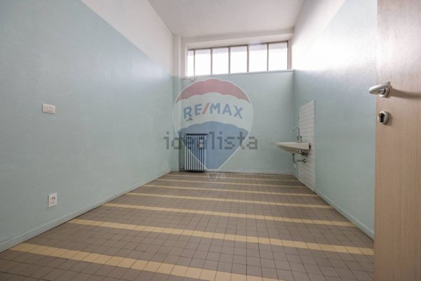 ufficio in vendita a Casorate Sempione