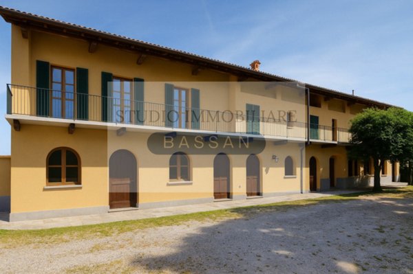 negozio in vendita a Casorate Sempione