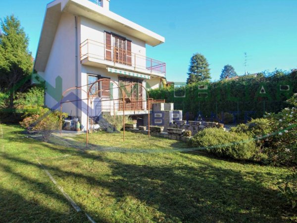 casa indipendente in vendita a Casorate Sempione