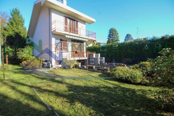 casa indipendente in vendita a Casorate Sempione