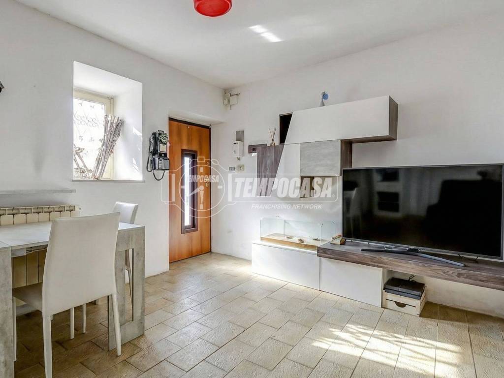 casa indipendente in vendita a Casorate Sempione