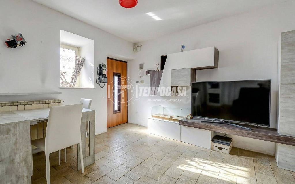 casa indipendente in vendita a Casorate Sempione