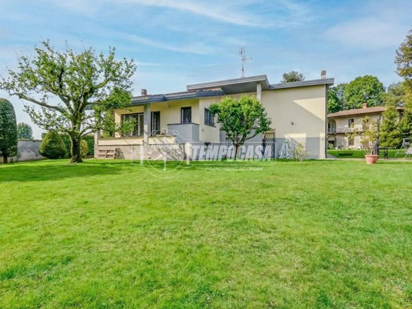 casa indipendente in vendita a Casorate Sempione