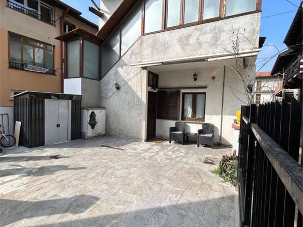 casa indipendente in vendita a Casorate Sempione