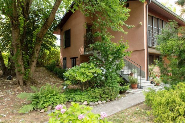 casa indipendente in vendita a Casorate Sempione