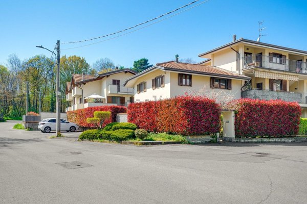 casa indipendente in vendita a Casorate Sempione