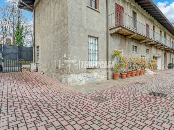 appartamento in vendita a Casorate Sempione