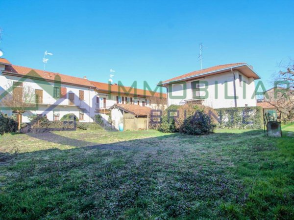 casa indipendente in vendita a Casorate Sempione