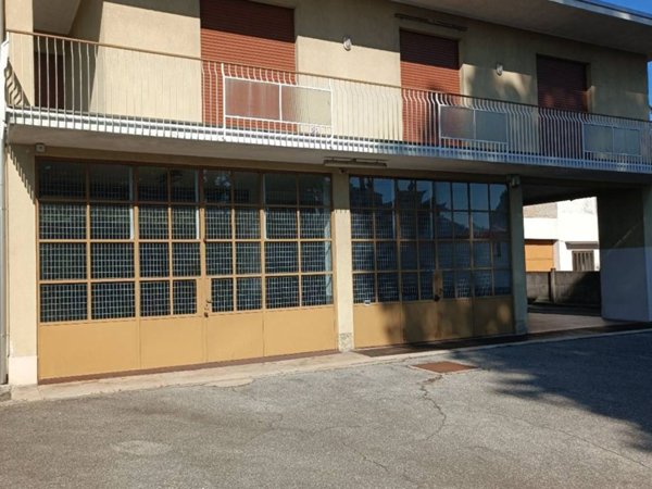 casa indipendente in vendita a Casorate Sempione