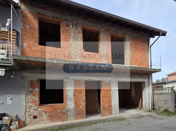 casale in vendita a Casorate Sempione