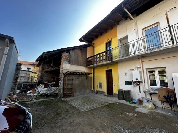 casa indipendente in vendita a Casorate Sempione