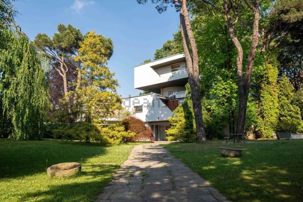 casa indipendente in vendita a Casorate Sempione