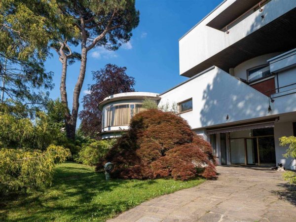casa indipendente in vendita a Casorate Sempione