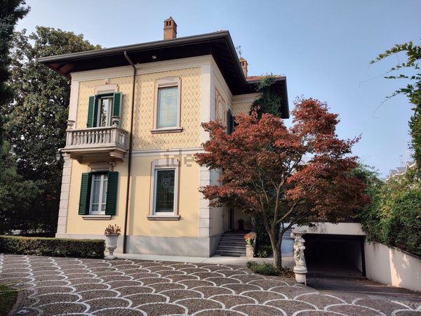 casa indipendente in vendita a Cassano Magnago
