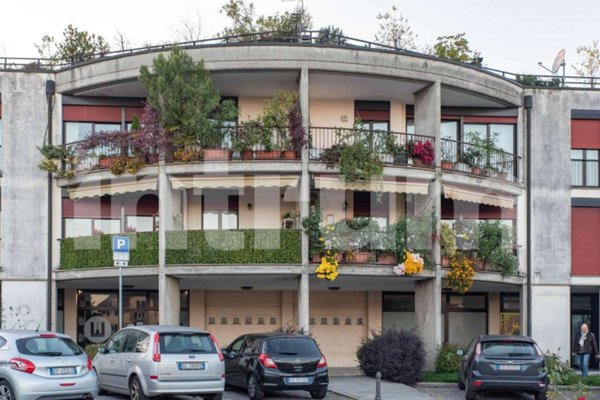 negozio in vendita a Cassano Magnago