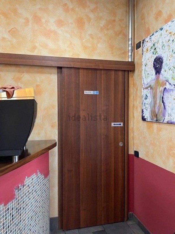 locale commerciale in vendita a Cassano Magnago