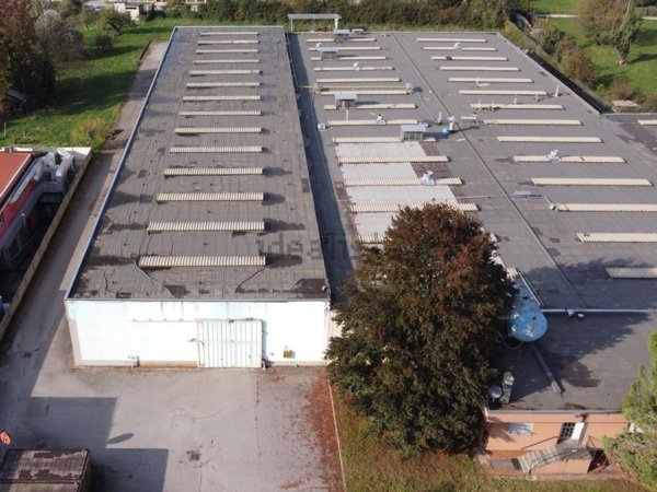 capannone in vendita a Cassano Magnago